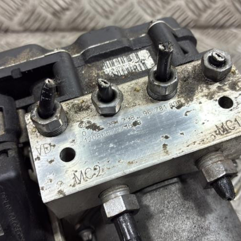 Bloc ABS (freins anti-blocage) PEUGEOT 508 1 SW Photo n°4