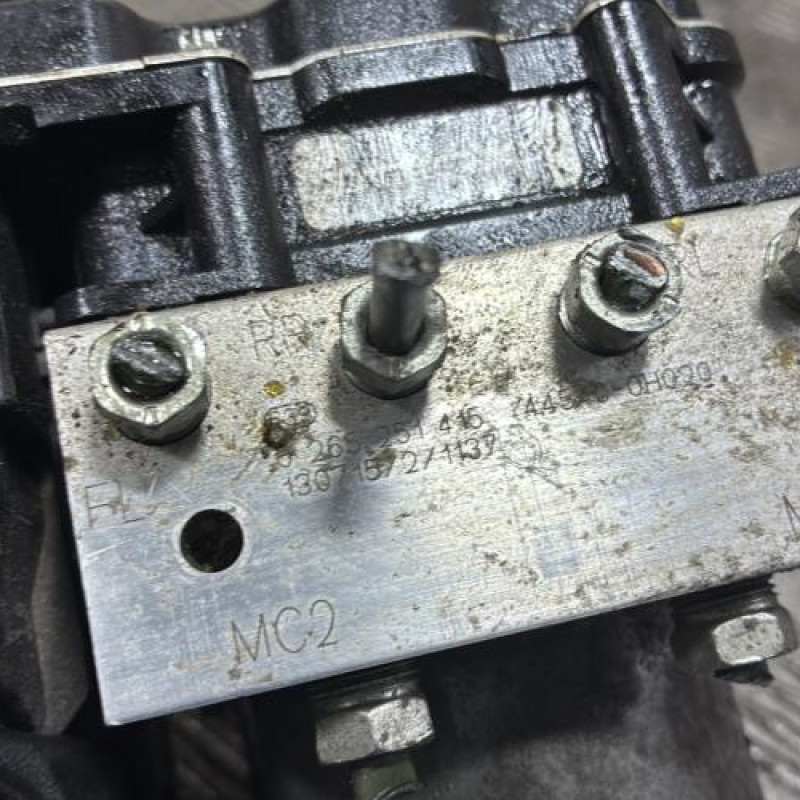 Bloc ABS (freins anti-blocage) PEUGEOT 107 Photo n°4