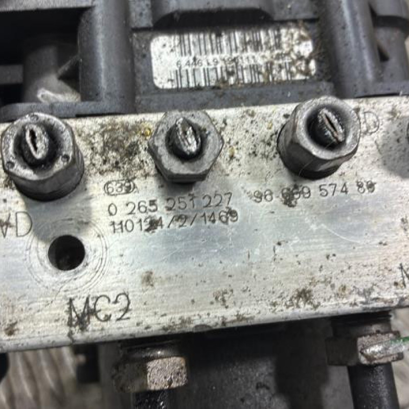 Bloc ABS (freins anti-blocage) PEUGEOT 308 1 Photo n°5