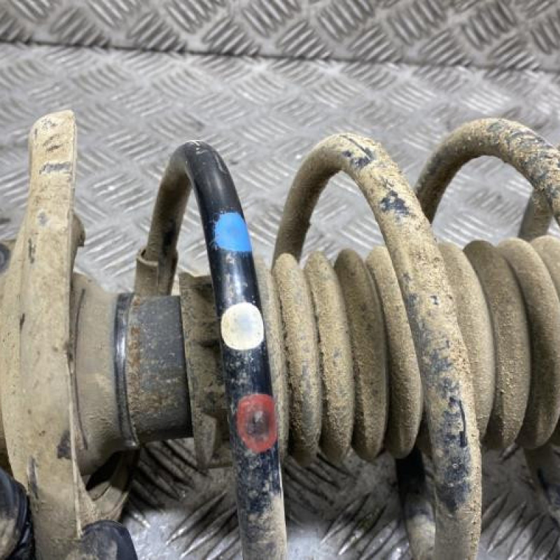 Amortisseur avant gauche PEUGEOT 208 1 Photo n°2