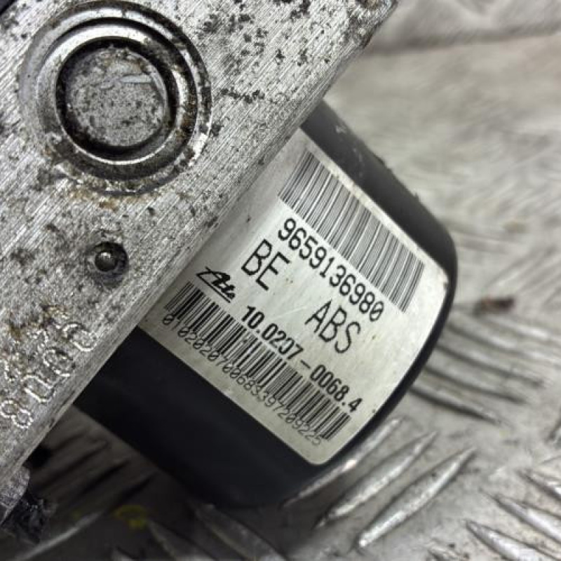 Bloc ABS (freins anti-blocage) PEUGEOT 206 Photo n°4