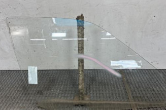 Vitre avant droit PEUGEOT 405 Photo n°1