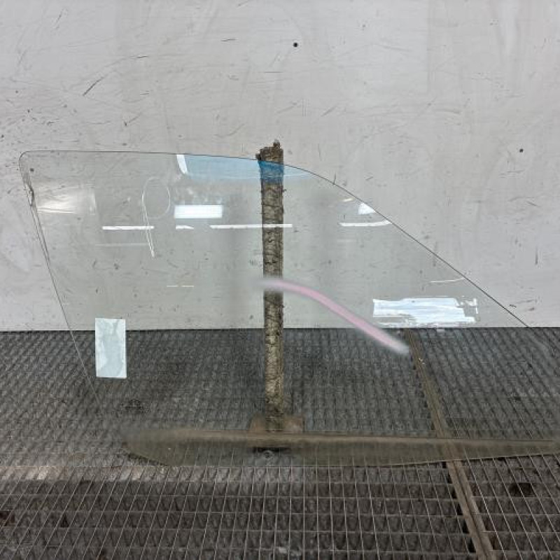 Vitre avant droit PEUGEOT 405 Photo n°1