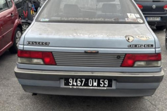 Vitre avant droit PEUGEOT 405
