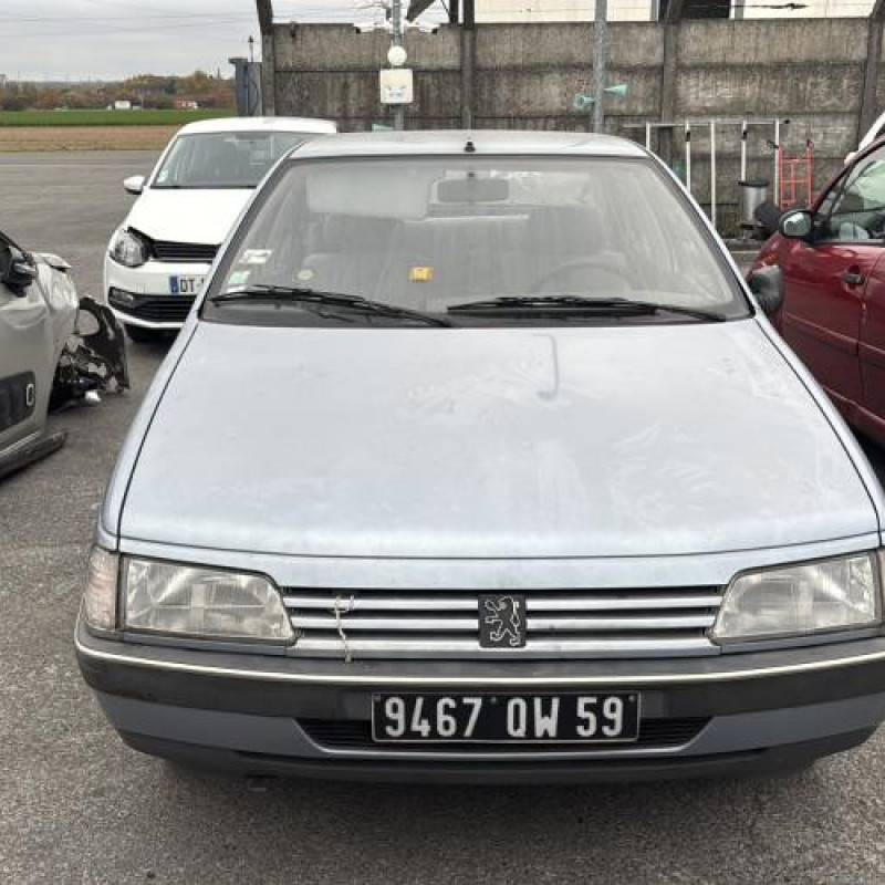 Vitre avant droit PEUGEOT 405 Photo n°10