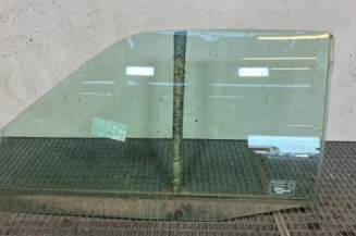 Vitre avant gauche PEUGEOT 106 Photo n°1