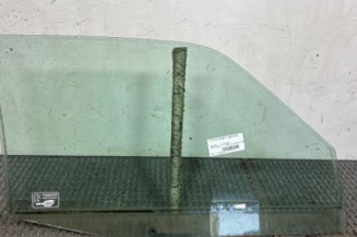 Vitre avant gauche PEUGEOT 106