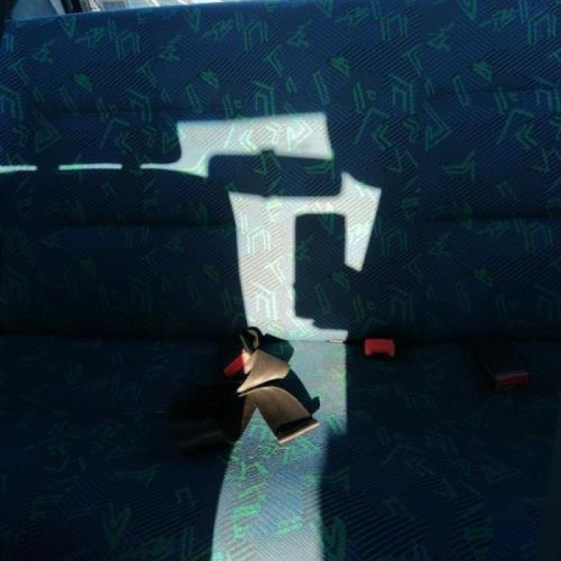 Vitre avant gauche PEUGEOT 106 Photo n°3