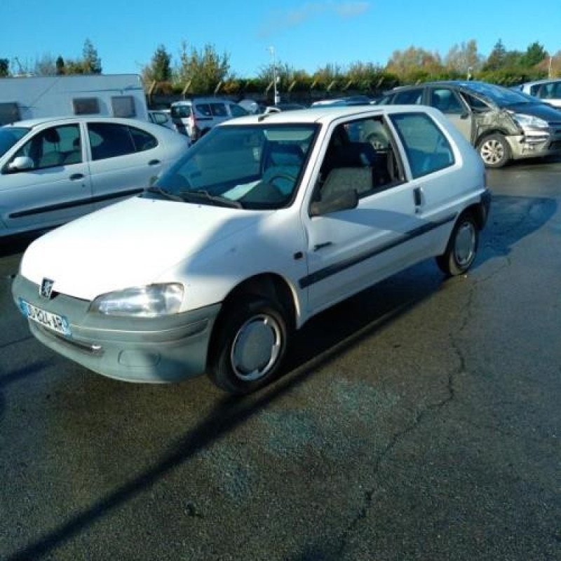 Vitre avant gauche PEUGEOT 106 Photo n°9