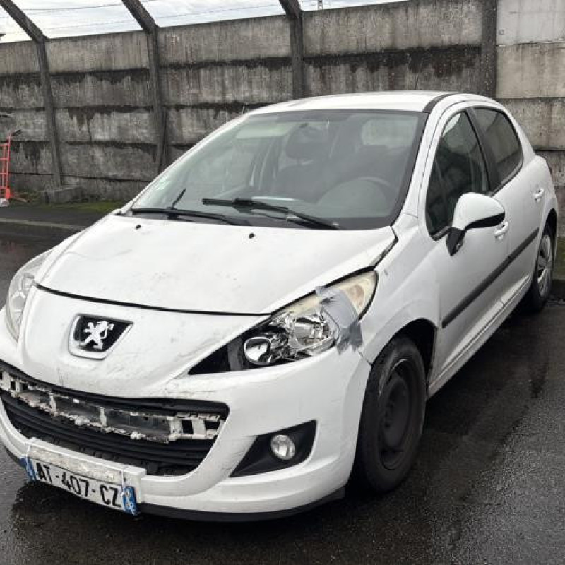 Attache ceinture avant gauche PEUGEOT 207 Photo n°4