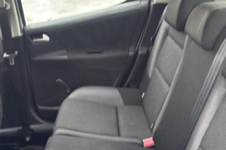 Attache ceinture avant gauche PEUGEOT 207