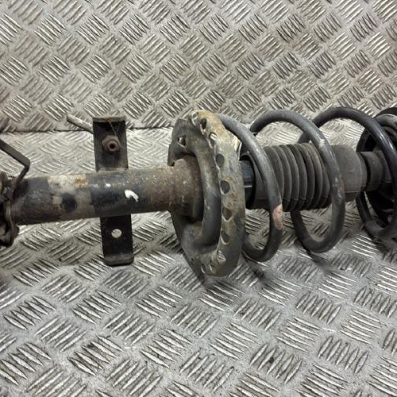 Amortisseur avant droit RENAULT CLIO 3 Photo n°1