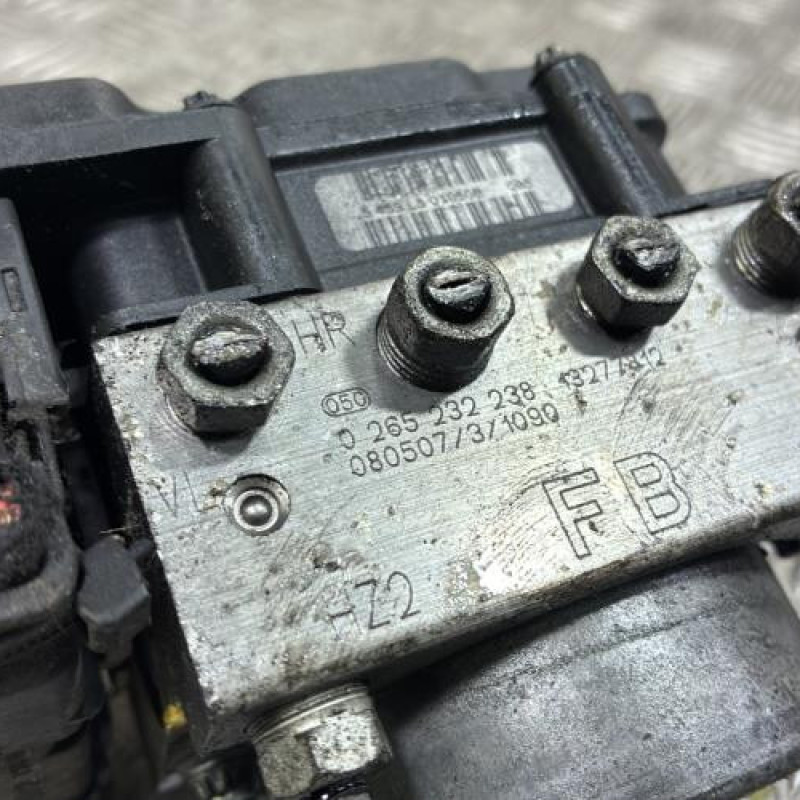 Bloc ABS (freins anti-blocage) OPEL CORSA D Photo n°4