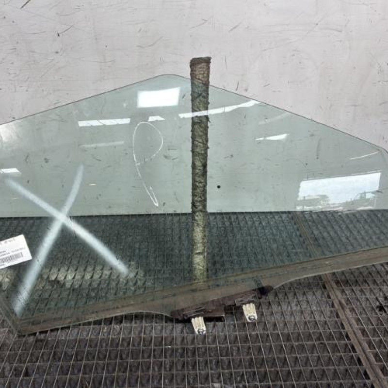 Vitre avant droit SUZUKI SWIFT 4 Photo n°1