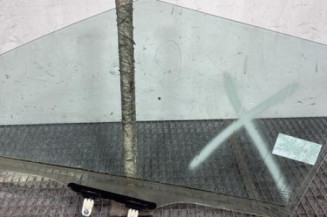 Vitre avant droit SUZUKI SWIFT 4