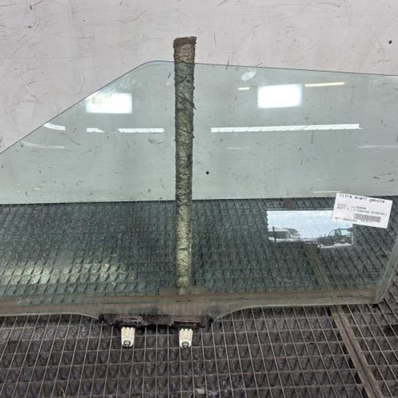 Vitre avant gauche SUZUKI SWIFT 4 Photo n°1