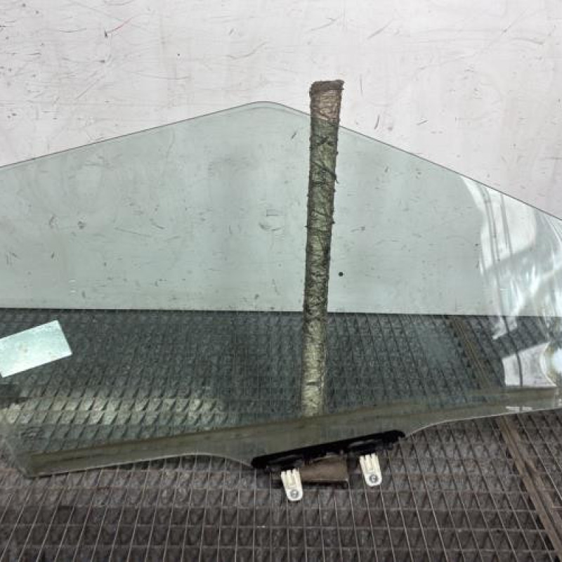 Vitre avant gauche SUZUKI SWIFT 4 Photo n°4