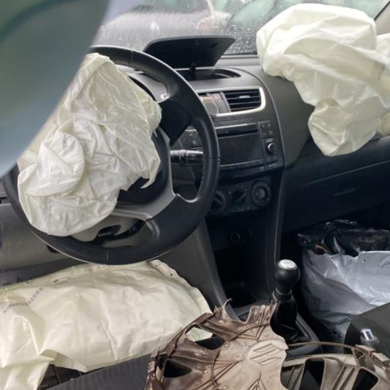 Vitre avant gauche SUZUKI SWIFT 4 Photo n°18