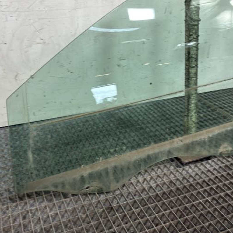 Vitre avant gauche RENAULT MEGANE 2 Photo n°2