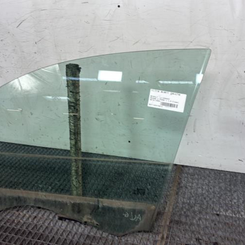 Vitre avant gauche RENAULT MEGANE 2 Photo n°3