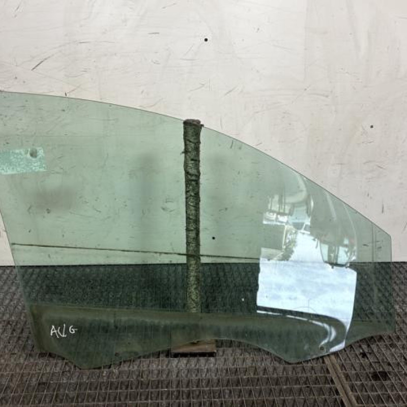 Vitre avant gauche RENAULT MEGANE 2 Photo n°4