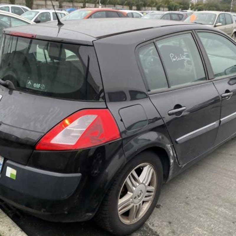 Vitre avant gauche RENAULT MEGANE 2 Photo n°8