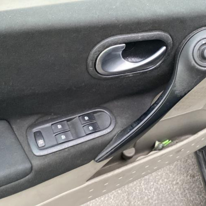 Vitre avant gauche RENAULT MEGANE 2 Photo n°15