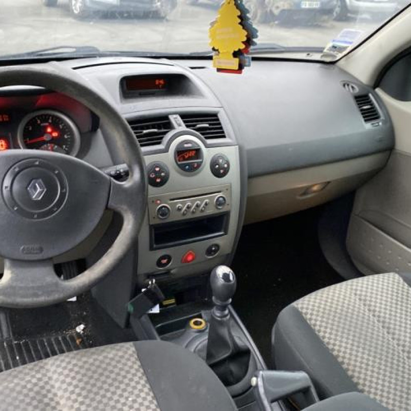 Vitre avant gauche RENAULT MEGANE 2 Photo n°19