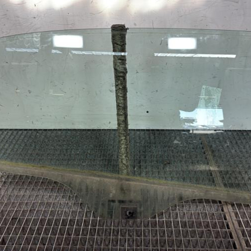 Vitre arriere droit FIAT PUNTO EVO 3 Photo n°1