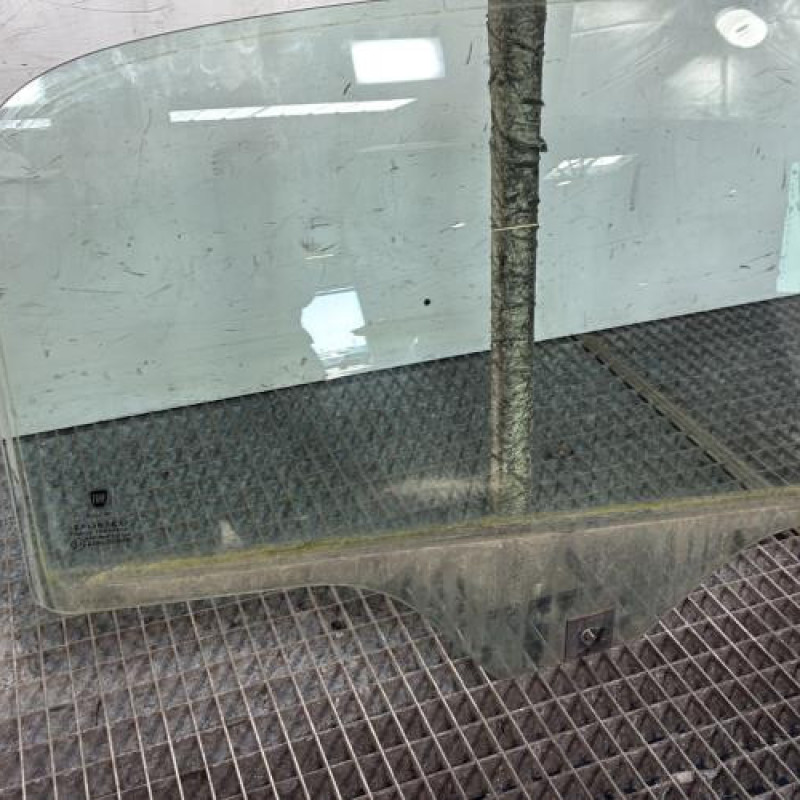 Vitre arriere droit FIAT PUNTO EVO 3 Photo n°2