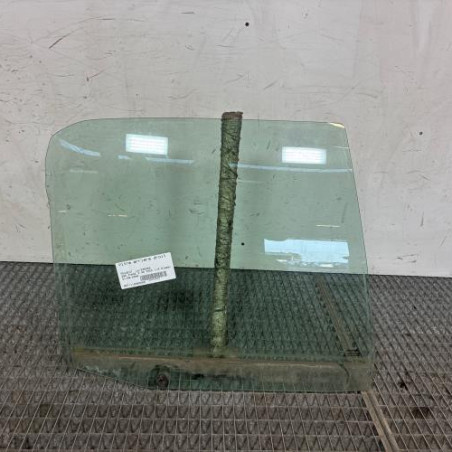 Vitre arriere droit PEUGEOT 306 Photo n°1