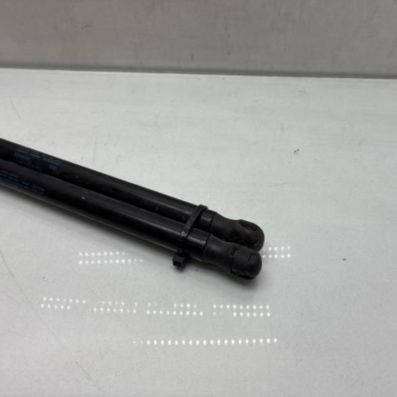 Verin de coffre AUDI Q2 Photo n°3