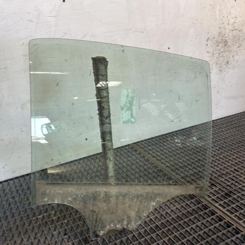 Vitre arriere droit DACIA LOGAN 2 Photo n°2