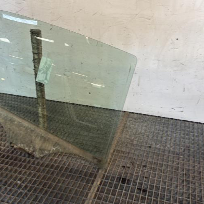 Vitre arriere droit DACIA LOGAN 2 Photo n°3