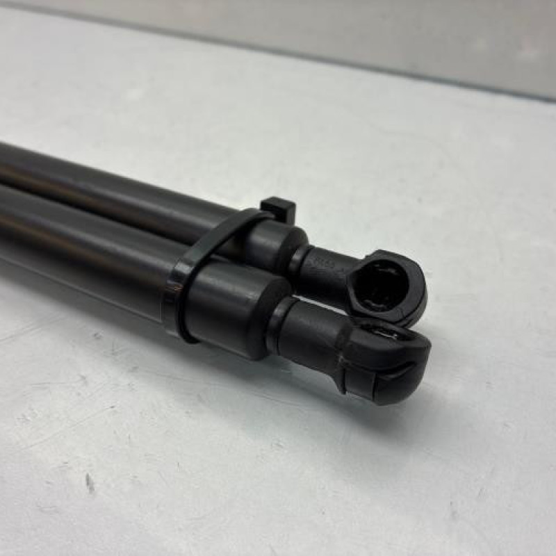 Verin de coffre OPEL AGILA A Photo n°3