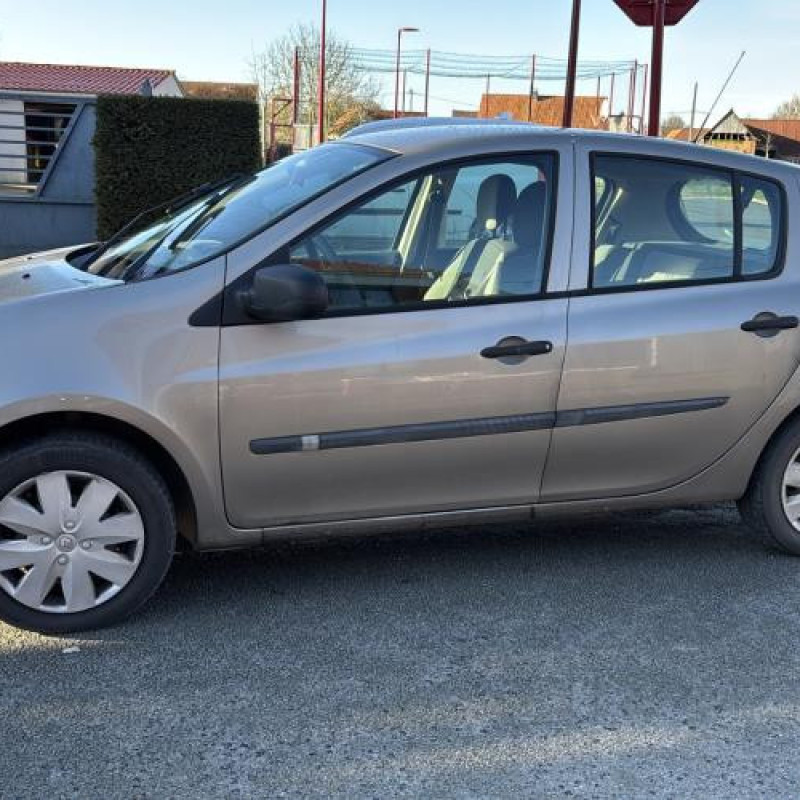 Vase de lave glace RENAULT CLIO 3 Photo n°6