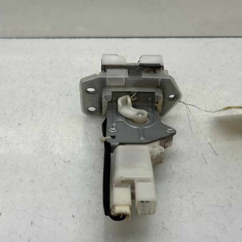 Serrure de coffre OPEL AGILA B Photo n°1