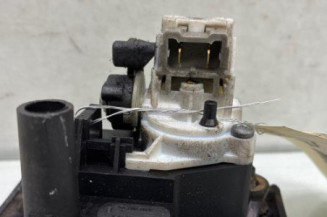 Bouton de coffre RENAULT CLIO 2