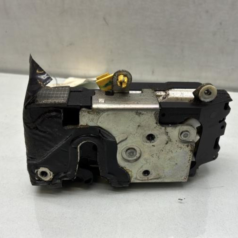 Serrure avant droit FORD FIESTA 5 Photo n°1