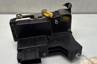 Serrure avant droit FORD FIESTA 5