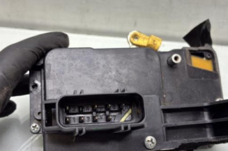 Serrure avant droit FORD FIESTA 5