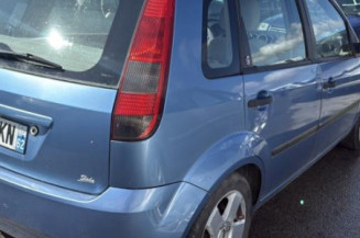 Serrure avant droit FORD FIESTA 5