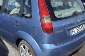 Serrure avant droit FORD FIESTA 5