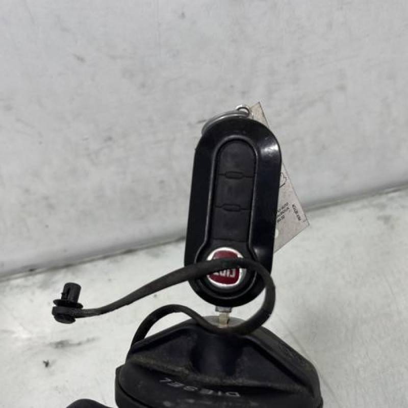 Bouchon de carburant FIAT PUNTO EVO 3 Photo n°3