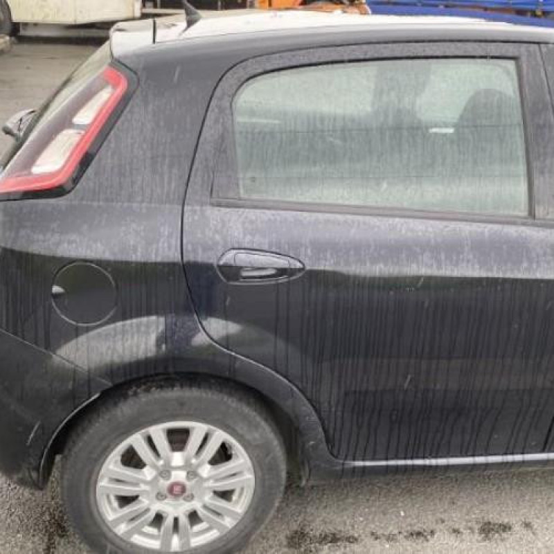 Bouchon de carburant FIAT PUNTO EVO 3 Photo n°10