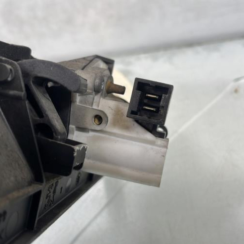 Bouton de coffre PEUGEOT 206+ Photo n°3