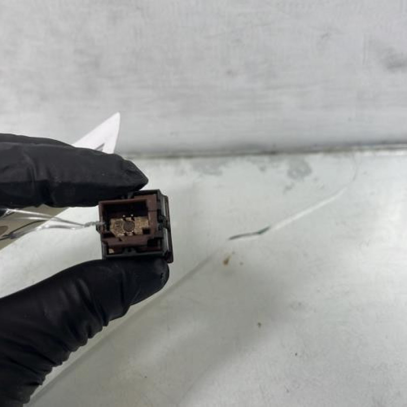 Bouton de warning PEUGEOT 206+ Photo n°2