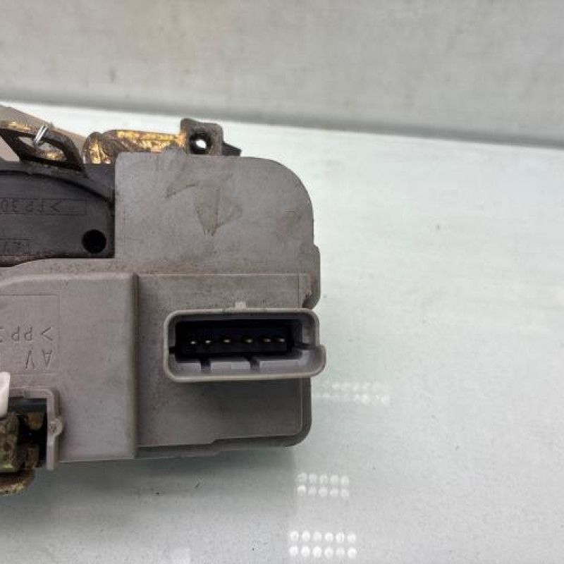 Serrure avant droit PEUGEOT 306 Photo n°4