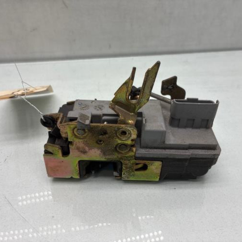 Serrure avant droit CITROEN XSARA Photo n°4