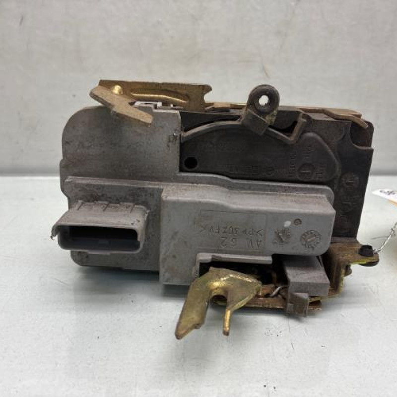 Serrure avant gauche CITROEN XSARA Photo n°2